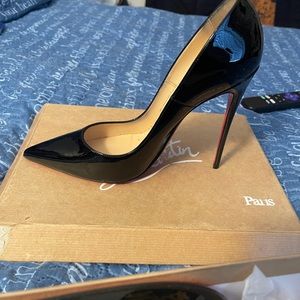 Black, So Kate. I only had them on once and they are to small.